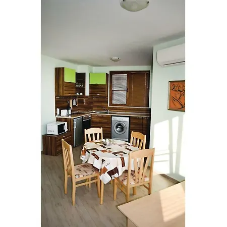 One-bedroom In Lägenhet Varna